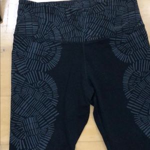 Nike cropped pants  black, high waisted very comfy